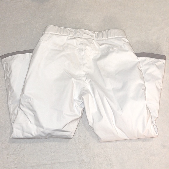 Kid’s North Face snow pants - Picture 3 of 4